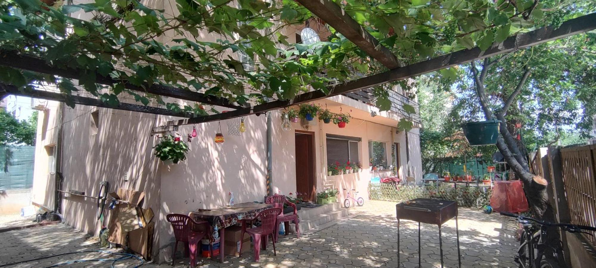 Cu 3 Apartament